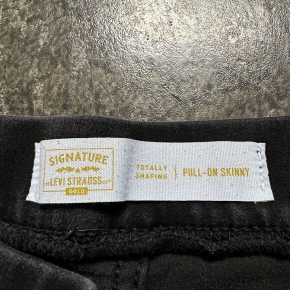 Signature Levi Strauss Pull On Skinny Totally Shaping Jeans Women’s 29 Waist - Picture 6 of 15